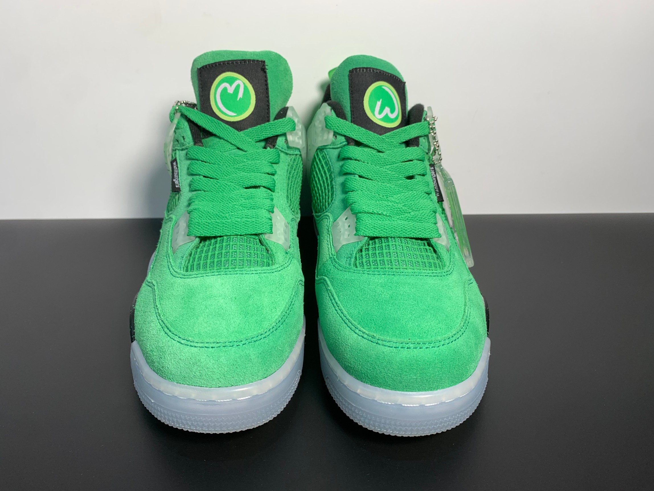 Air Jordan 4 Retro Wahlburgers AJ4A61426 LN4