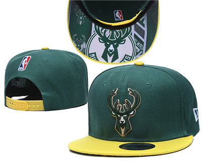 Bucks Team Logo Green Mitchell & Ness Adjustable Hat TX