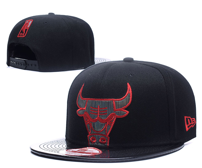 Bulls Team Logo Black Adjustable Hat GS 1