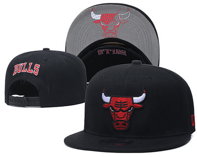 Bulls Team Logo Black Adjustable Hat GS