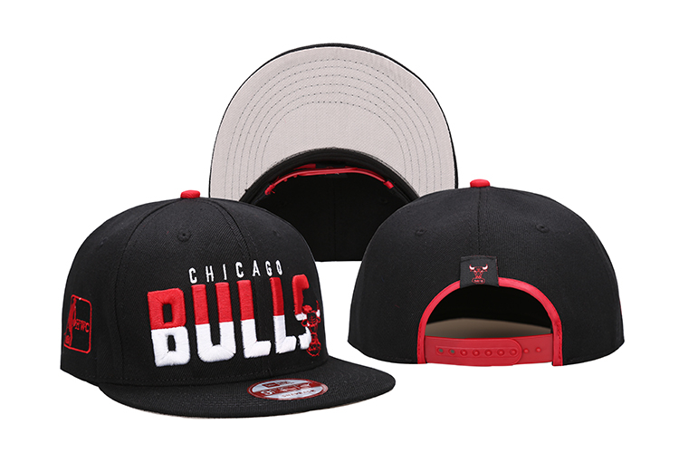 Bulls Team Logo Black Adjustable Hat LH