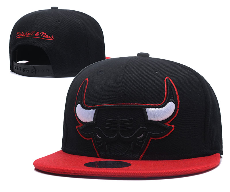 Bulls Team Logo Black Mitchell & Ness Adjustable Hat GS