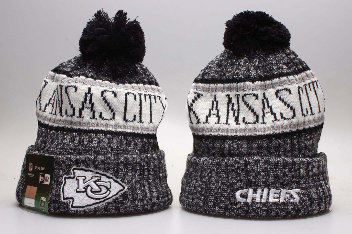 Chiefs Gray Wordmark Cuffed Pom Knit Hat YP