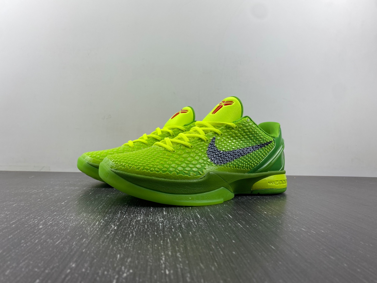 Kobe 6 Protro “Grinch” CW2190-300