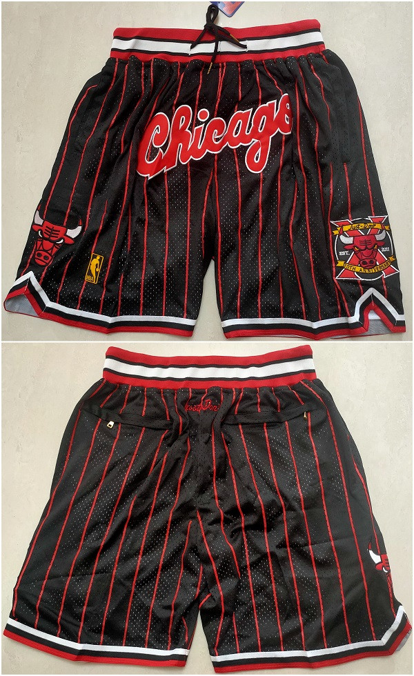 Men's Chicago Bulls Black Mitchell&Ness Shorts (Run Small)2