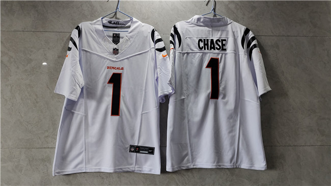 Men's Cincinnati Bengals #1 Ja'Marr Chase White 2023 F.U.S.E. Vapor Untouchable Limited Stitched Jersey Men's Cincinnati Bengals #1 Ja'Marr Chase White 2023 F.U.S.E. Vapor Untouchable Limited Stitched Jersey
