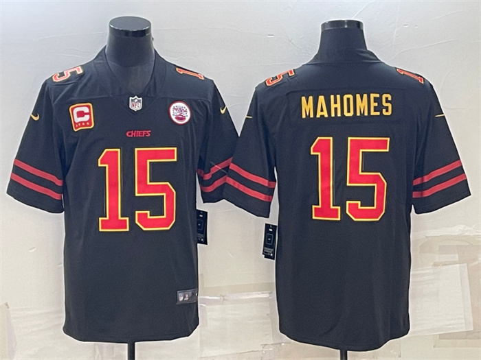 Men’s Kansas City Chiefs #15 Patrick Mahomes Black Red Gold 4-Star C Patch Vapor Untouchable Limited Stitched Jersey