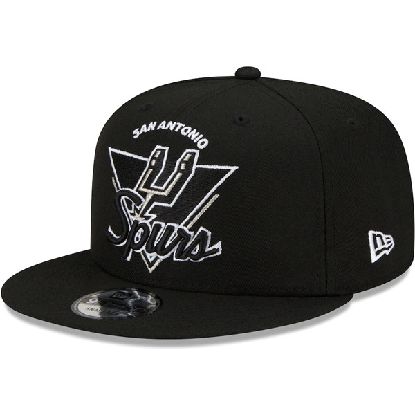Spurs Black Snapback Hat --TX