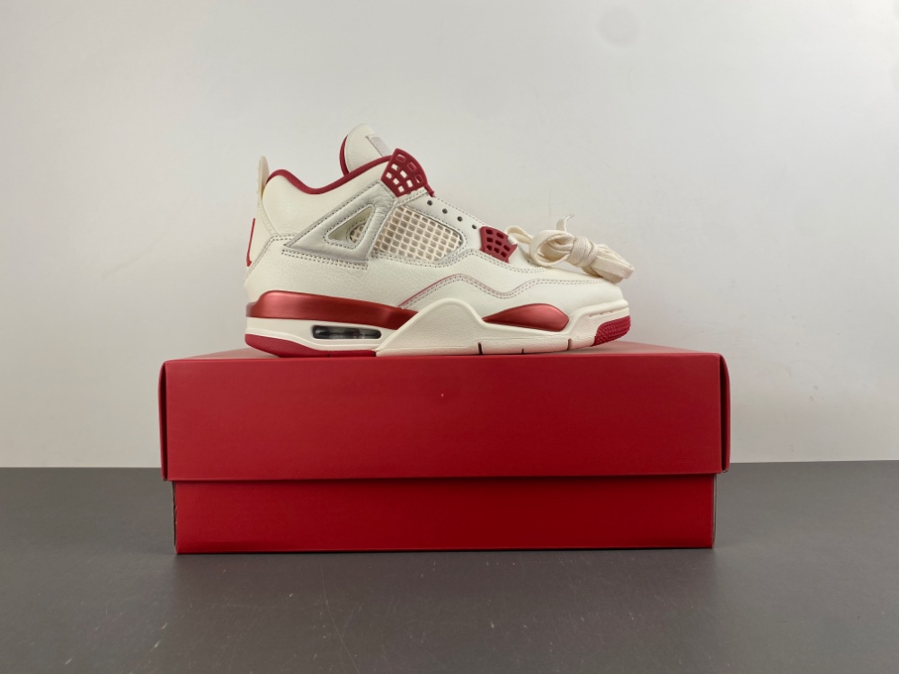 Air Jordan 4 Retro Valentine