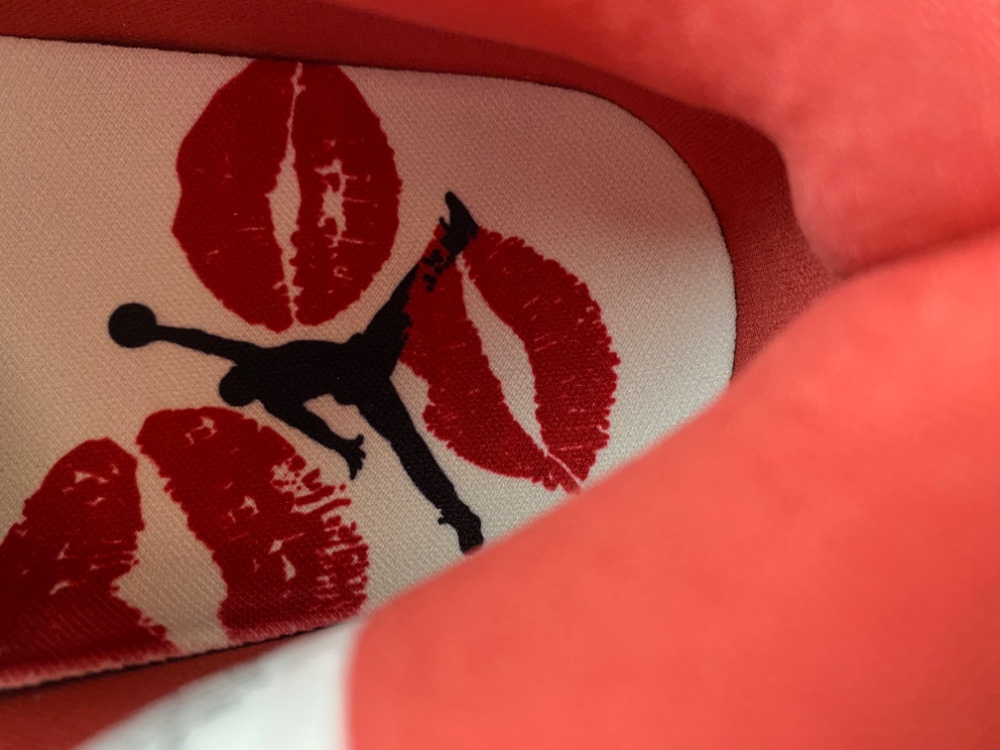 Air Jordan 4 Retro Valentine