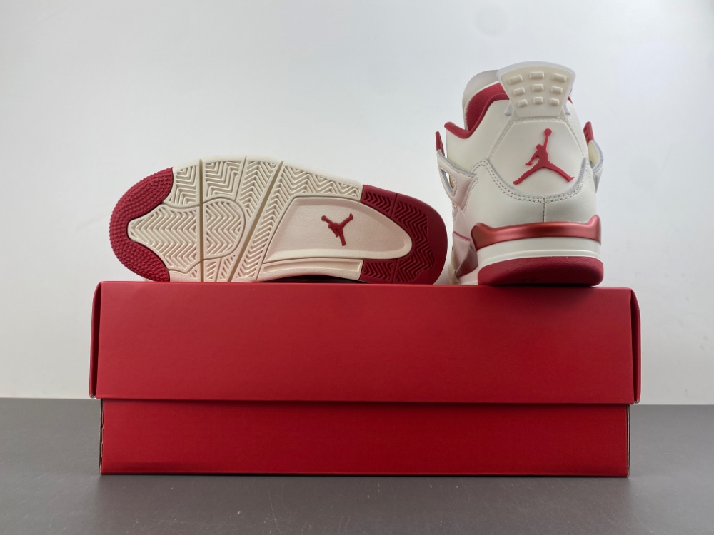 Air Jordan 4 Retro Valentine