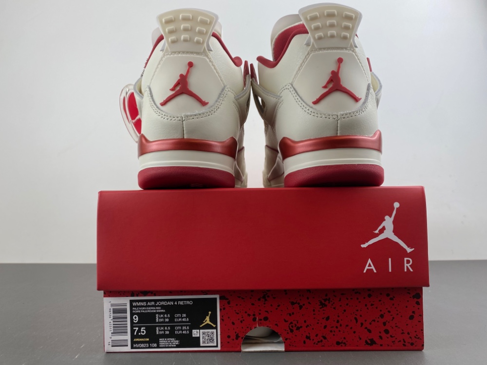 Air Jordan 4 Retro Valentine
