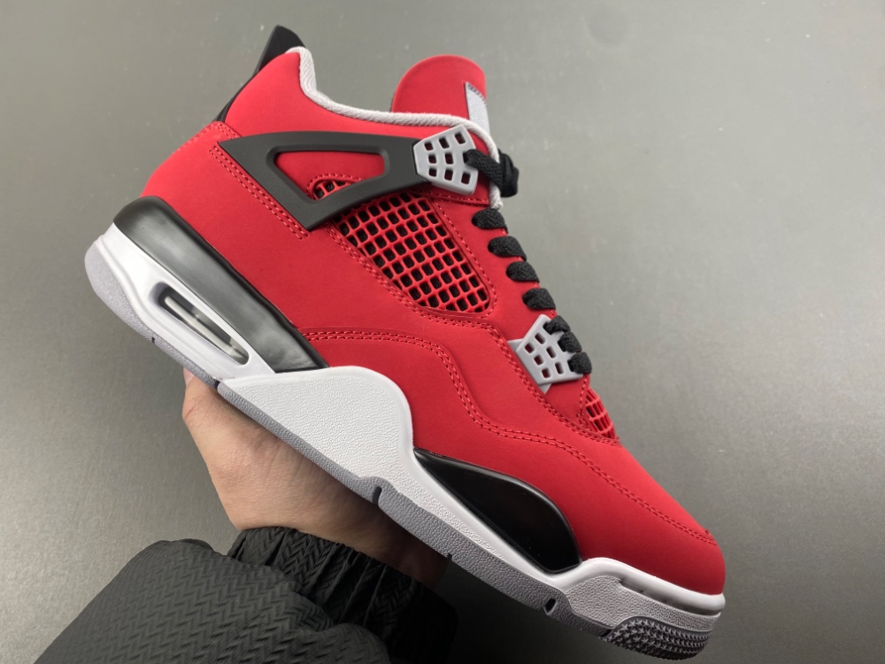 Air Jordan 4“Toro Bravo