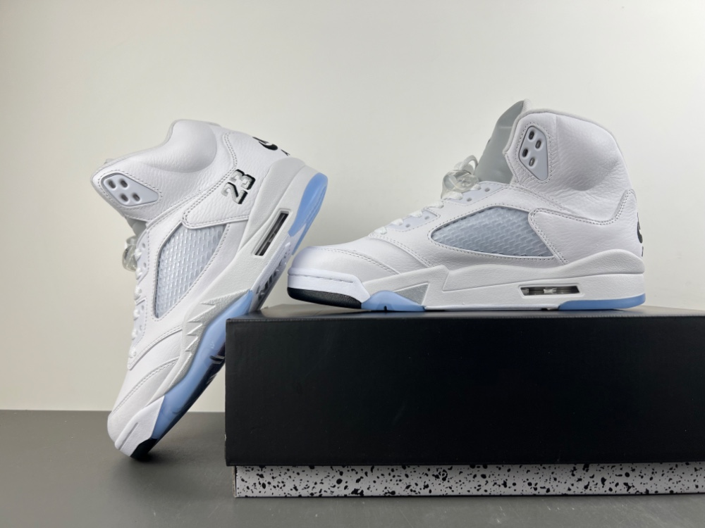 Air Jordan 5 Retro White Metallic (2026) Men