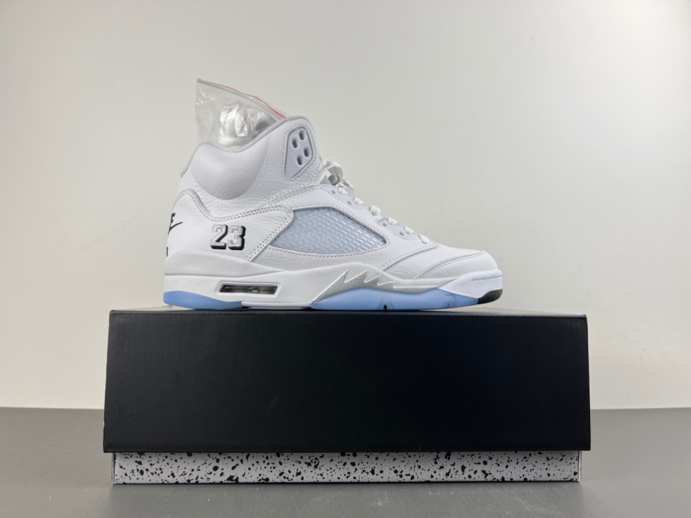 Air Jordan 5 Retro White Metallic (2026) Men