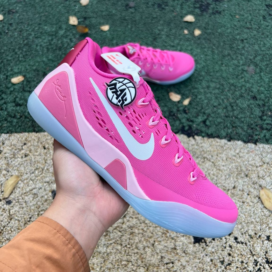 Kobe 9 Low EM Think Pink PE HQ4995-600
