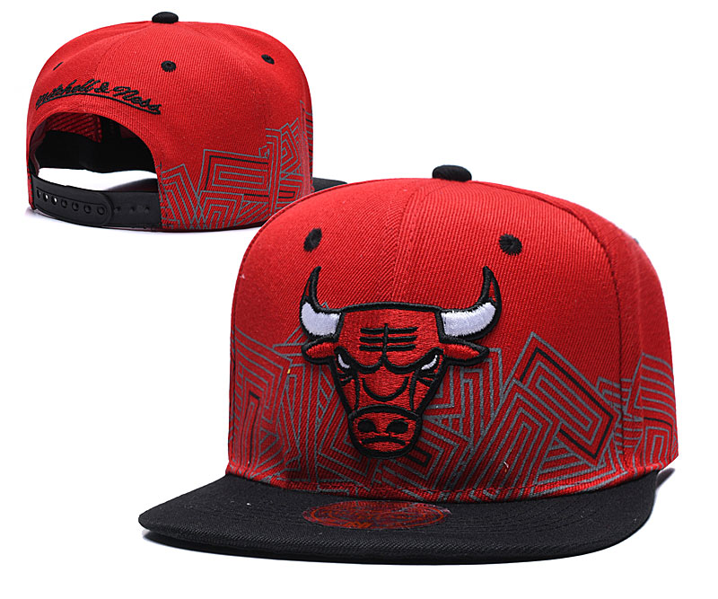 vBulls Team Logo Red Black Mitchell & Ness Adjustable Hat TX